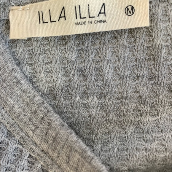 ILLA ILLA Knit Ruffle Top Sz M - Picture 5 of 5